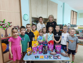Акция "Поможем братьям нашим меньшим" Акция "Поможем братьям нашим меньшим".