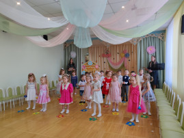 Утренник 8 Марта в группе "Почемучки" Утренник 8 Марта в группе "Почемучки".
