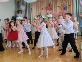 Утренник 8 Марта в группе "Казачата" Утренник 8 Марта в группе "Казачата".